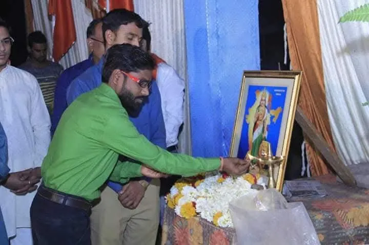 राजनीतिक संपर्क